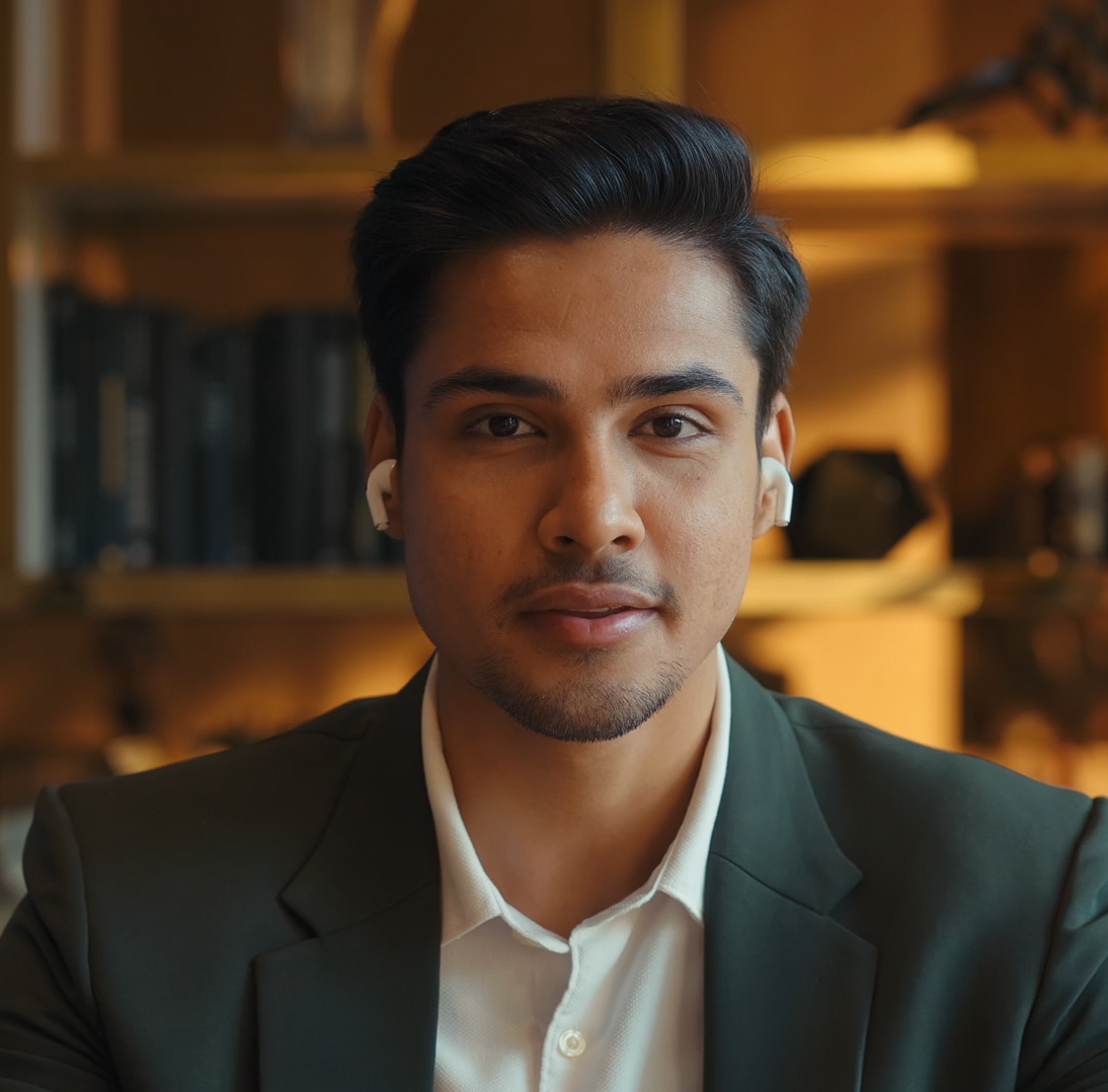 portrait-of-indian-businessman-with-earphones_1 (1)